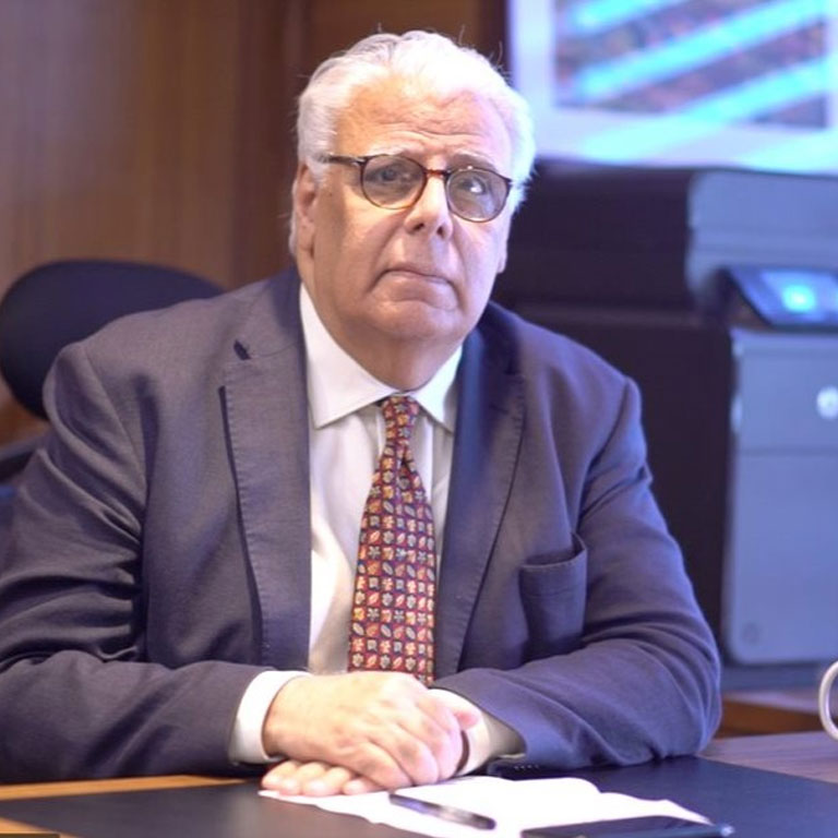 Dr. Vinod Raina: Renowned Medical Oncologist at Fortis Gurgaon