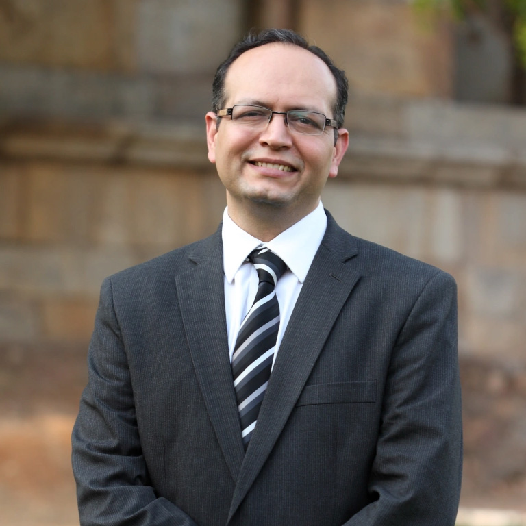 Dr. Prateek Arora: Renowned Plastic Surgeon in Delhi-NCR